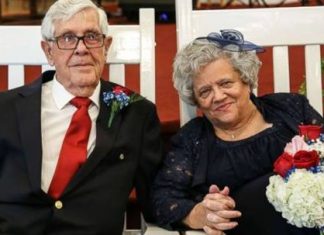 Depois de 67 anos de casados, a esposa faleceu, mas o que ele achou dentro de uma agenda mudou completamente sua vida.