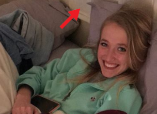Rapaz manda foto de sua namorada para a mãe, mas não percebe um detalhe comprometedor nela