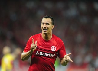 Internacional avança para a permanência de Leandro Damião