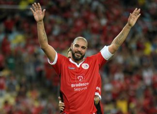 Bomba: Outro gigante brasileiro sonha com Adriano para 2018