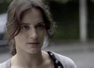 Clara encontra mansão de Fabiana e inicia vingança