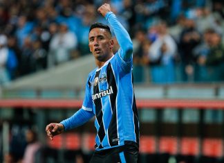 Aceita? Lucas Barrios teria sido oferecido a gigante carioca