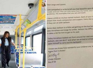 Motorista de ônibus entrega bilhete para crianças entregarem as pais, isso os leva as lágrimas