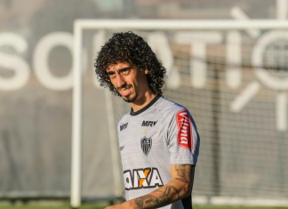 Ex-Inter é duramente cobrado pela torcida do Galo ‘Jogou nada’