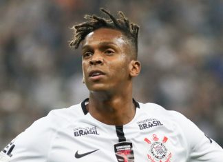 Artilheiro argentino foi oferecido ao Corinthians e clube responde